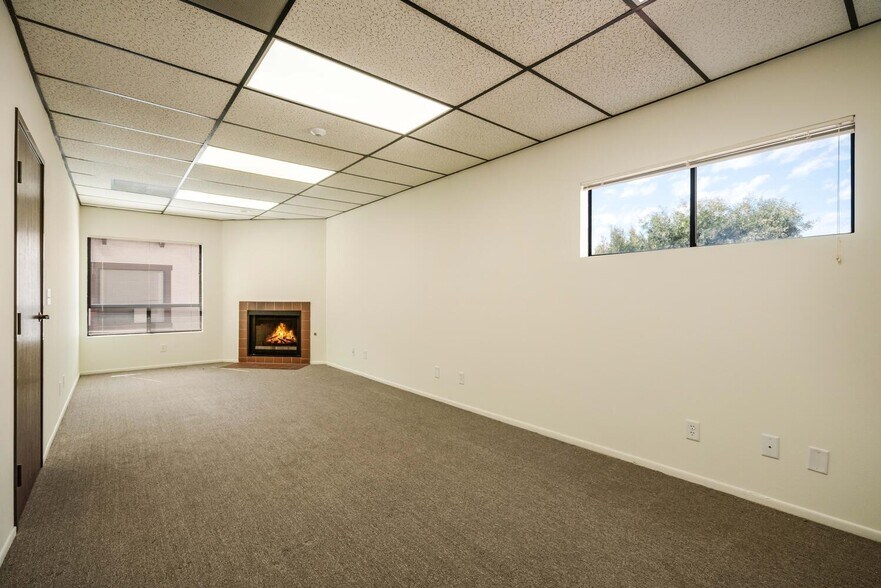 More Photos Of 1765 Goodyear Ave, Ventura Office For Lease