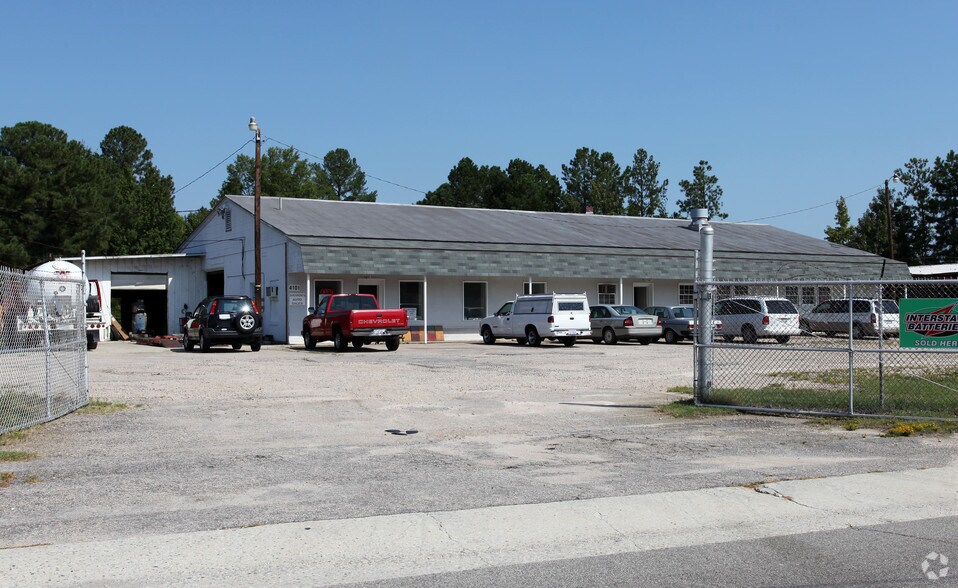 Primary Photo Of 4101 Wendell Blvd, Wendell Auto Repair For Lease