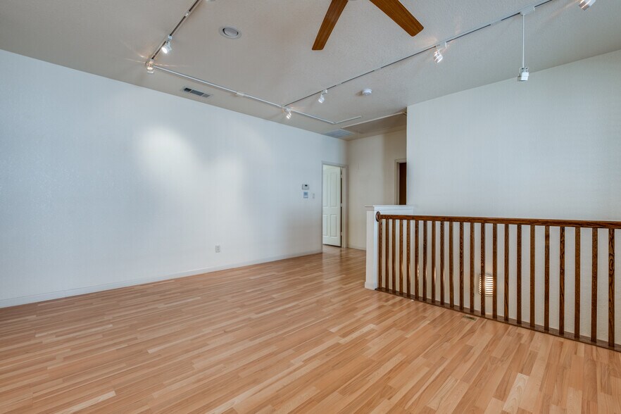 More Photos Of 2002 Moser Ave, Dallas Land For Sale