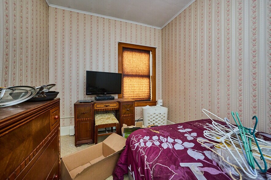 More Photos Of 42-44 Pleasant St, Easthampton Storefront Retail Residential For Sale