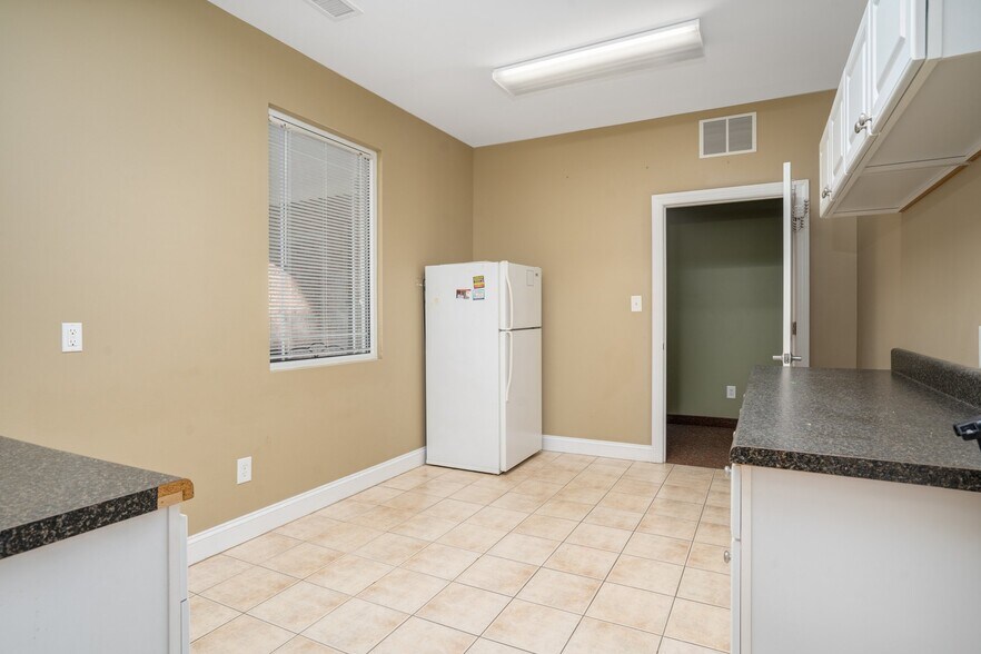 More Photos Of 4025 Capital Dr, Rocky Mount Office For Sale