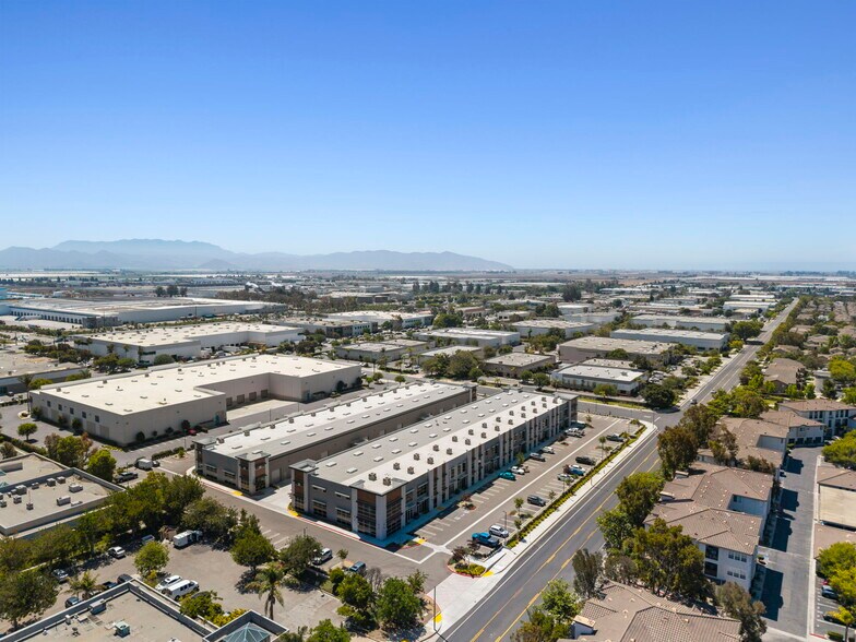 More Photos Of 2301 Santiago Ct, Oxnard Distribution For Sale