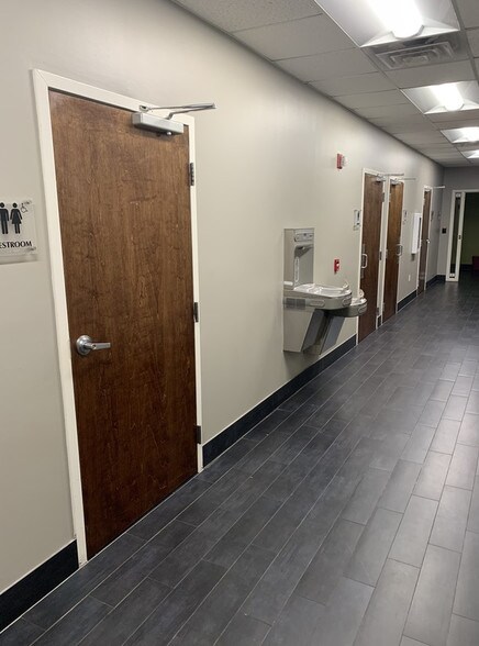 More Photos Of 3717 Apalachee Pky, Tallahassee Loft Creative Space For Lease