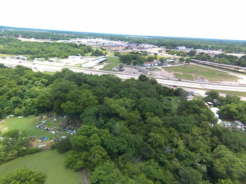 More Photos Of 1018 N Loop Dr, Waco Land For Sale