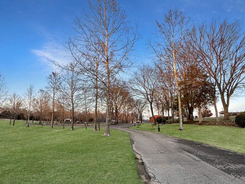 More Photos Of 2982 Harvey Bowden Rd, Paris Winery Vineyard For Sale