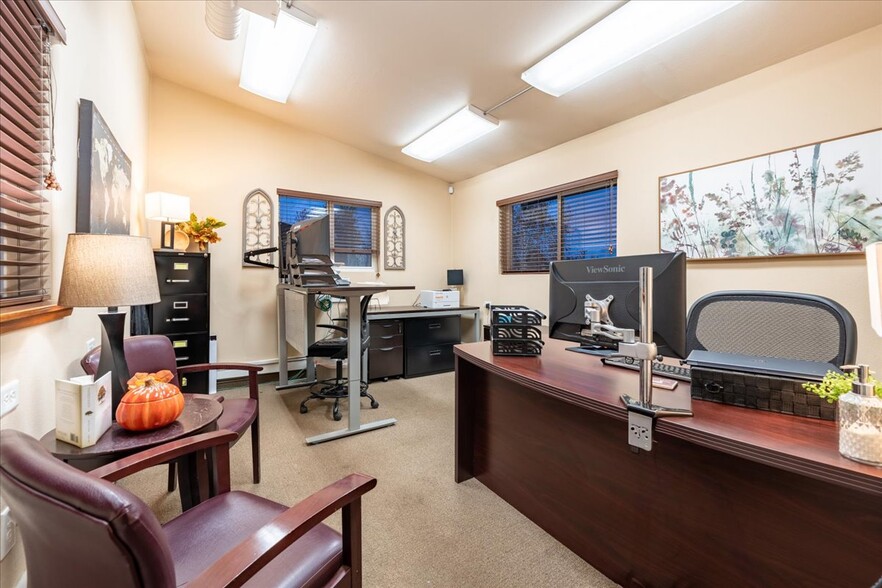 More Photos Of 1502 Minnie St, Fairbanks Industrial For Sale