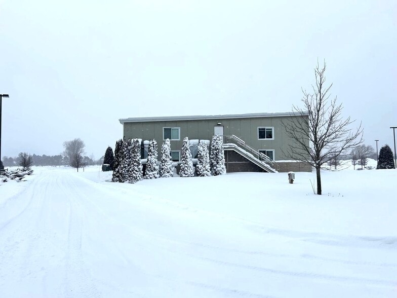 More Photos Of 4975 E Traverse Hwy, Traverse City Specialty For Lease