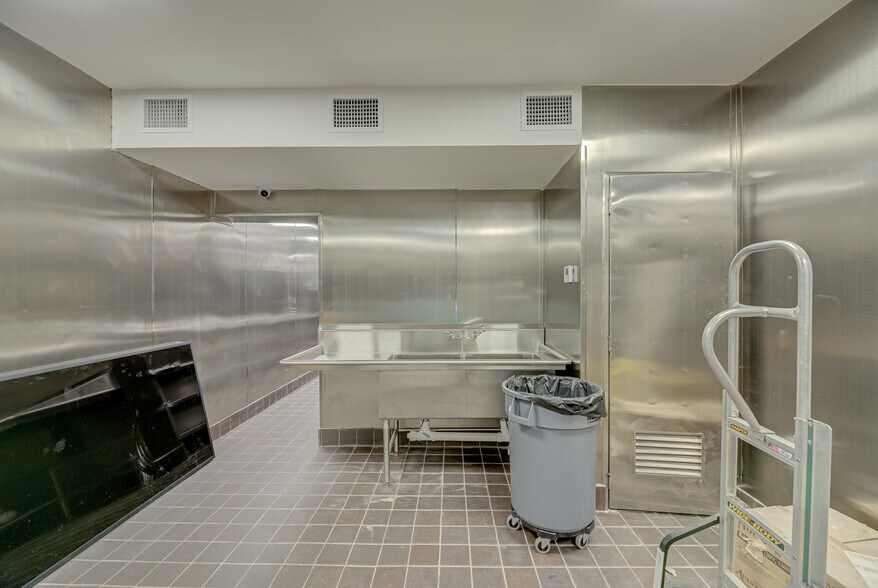 More Photos Of 11101 NW 27th Ave, Miami Restaurant For Sale