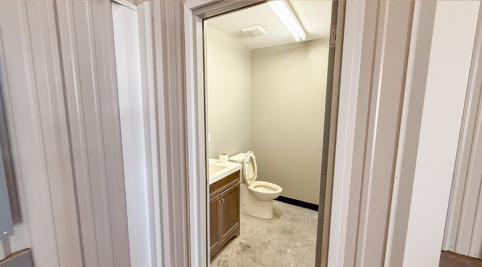 More Photos Of 7010 County 1160 rd, Midland Warehouse For Lease