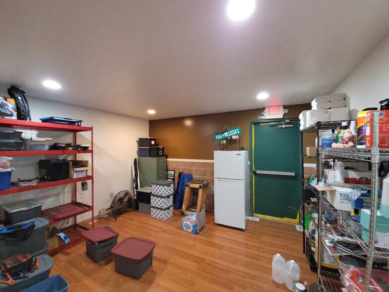 More Photos Of 5750-5788 N Ridge Rd, Madison Light Manufacturing For Lease