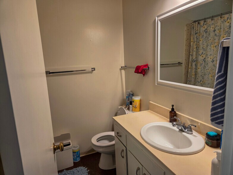 More Photos Of 1562 Sir Francis Drake Blvd, San Anselmo Multifamily For Sale
