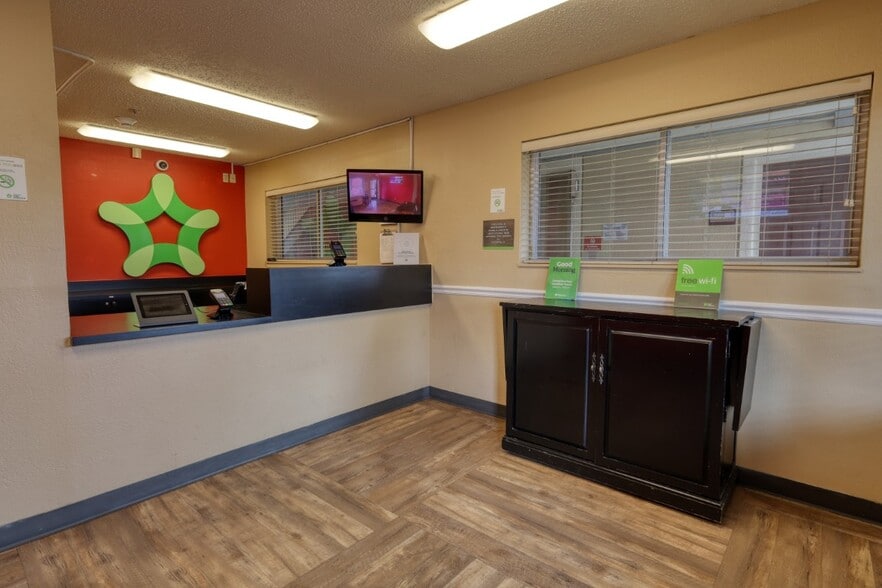 More Photos Of 150 Valley Wood Dr, Spring Hotel For Sale