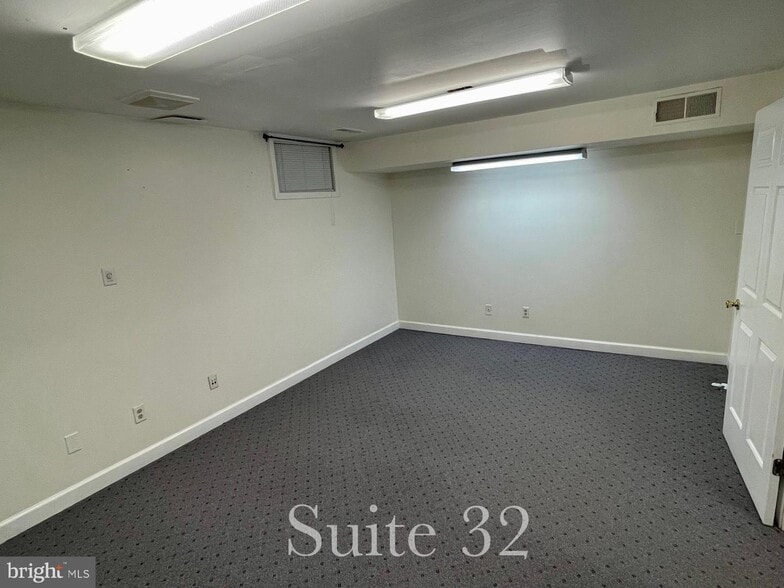 More Photos Of 5201-5215 W Woodmill Dr, Wilmington Medical For Sale