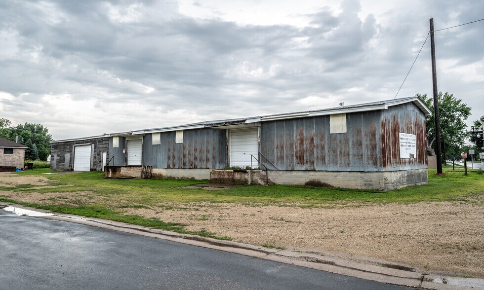 More Photos Of 420 2nd St, Farmington Flex For Sale