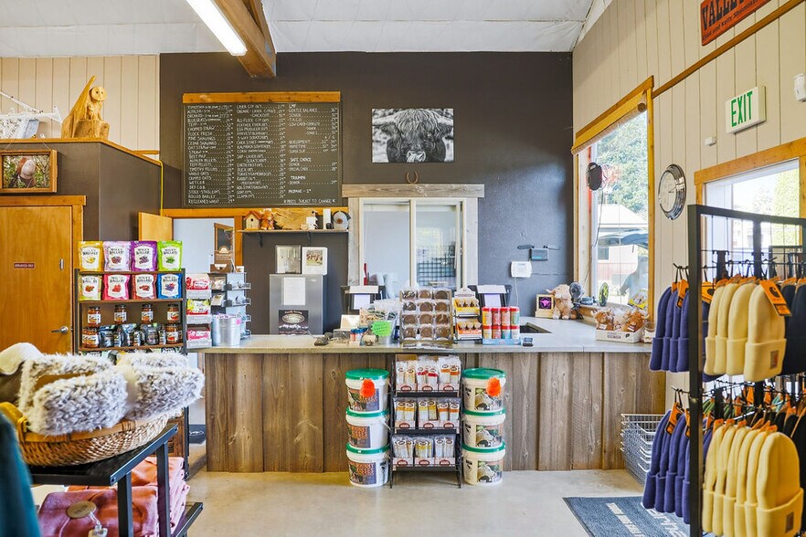 More Photos Of 461 NE Old Belfair Hwy, Belfair Storefront Retail Office For Sale