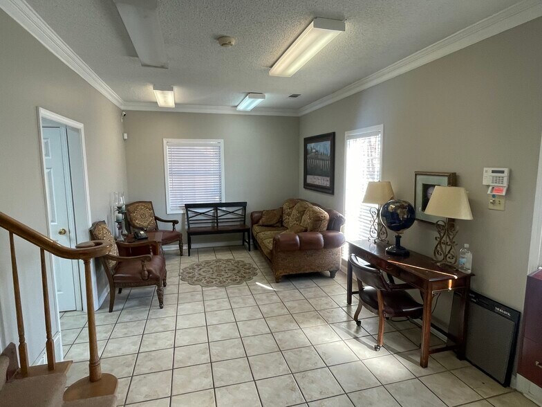 More Photos Of 269 Germantown Bend Cv, Cordova Office For Lease