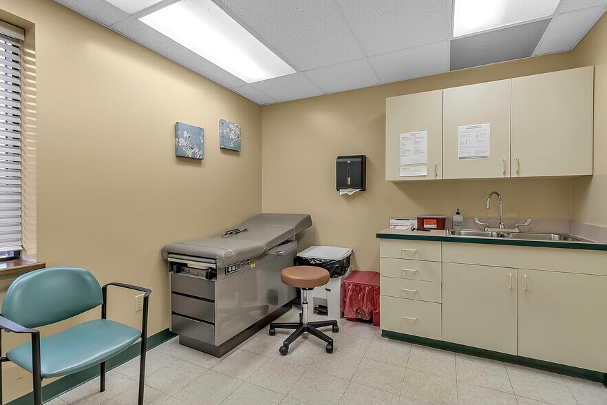 More Photos Of 6645 Main St, Buffalo Office For Sale