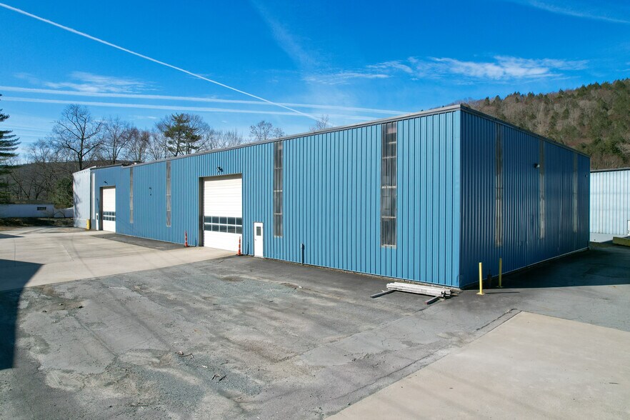 More Photos Of 158 La Barre St, Hancock Warehouse For Sale