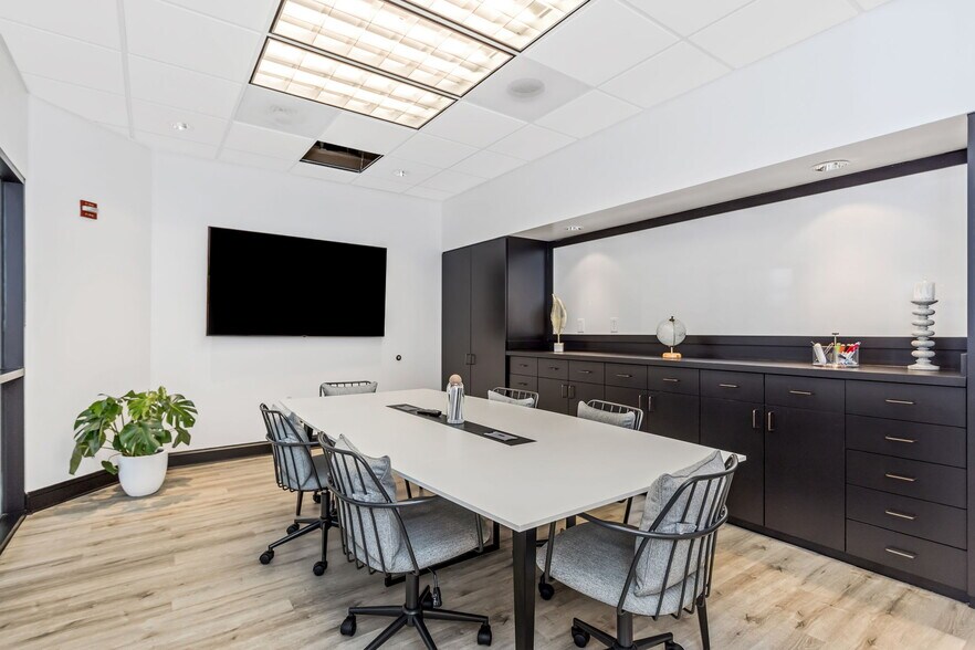 More Photos Of 18311 N US Highway 41, Lutz Medical For Sale