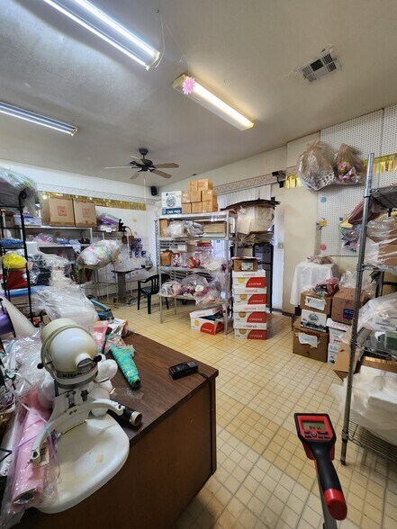 More Photos Of 440 E St, Wasco Restaurant For Sale