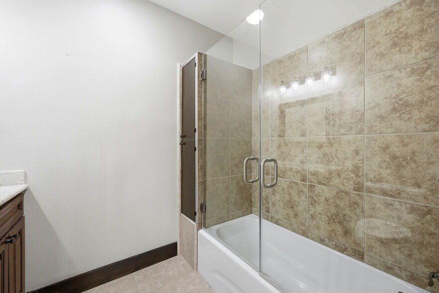 More Photos Of 5237 Topanga Canyon Blvd, Woodland Hills Multifamily For Sale