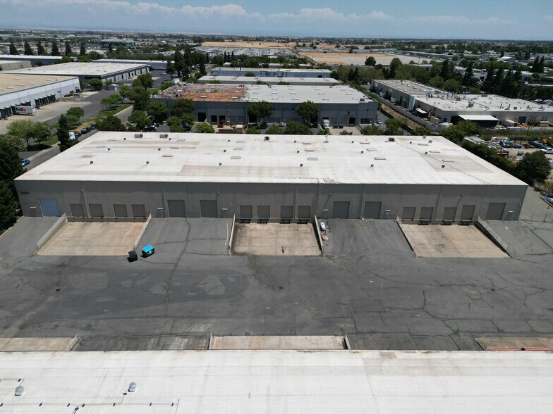 More Photos Of 8432 Rovana Cir, Sacramento Warehouse For Lease