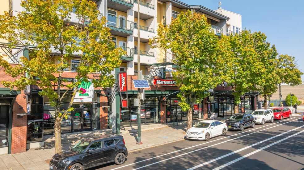 Primary Photo Of 1111-1139 NE Broadway St, Portland Apartments For Sale