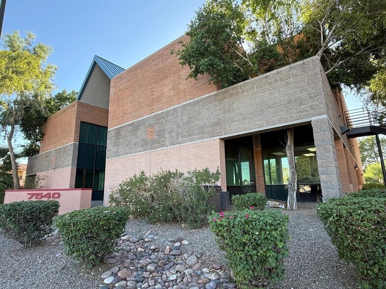 More Photos Of 7540 N 19th Ave, Phoenix Office For Sale