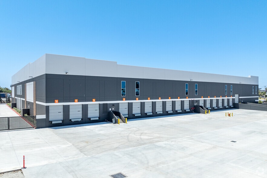 More Photos Of 1500 S Raymond Ave, Fullerton Distribution For Lease