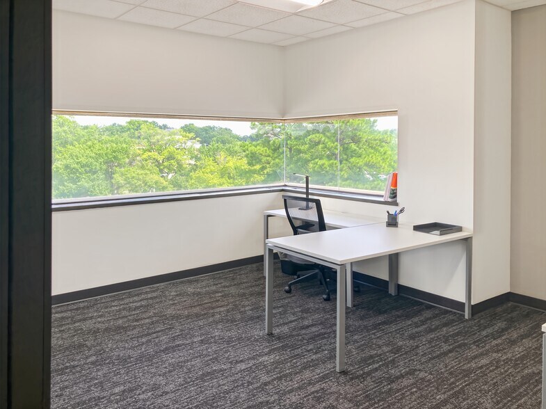 More Photos Of 500 S Main St, Burlington Coworking Space