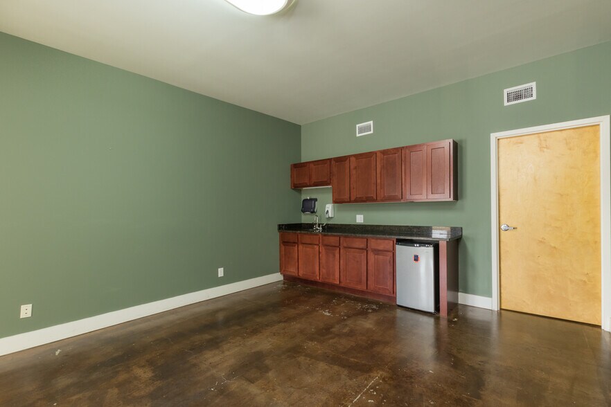 More Photos Of 100 S Greentree Ln, Foley Medical For Sale