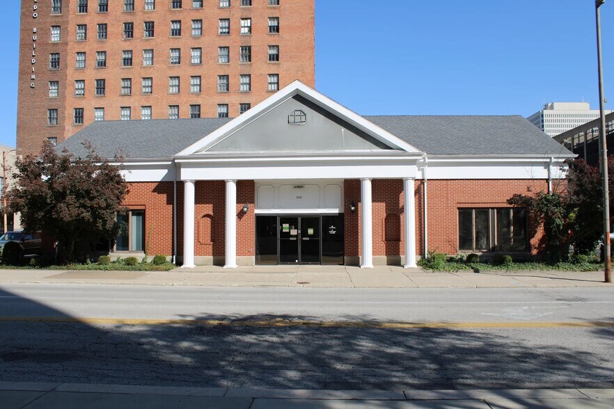 Primary Photo Of 800 Madison Ave, Toledo Bank For Sale