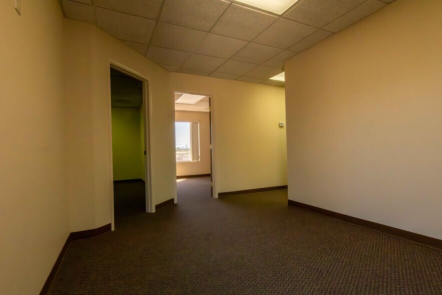 More Photos Of 6842 E Tanque Verde Rd, Tucson Freestanding For Lease