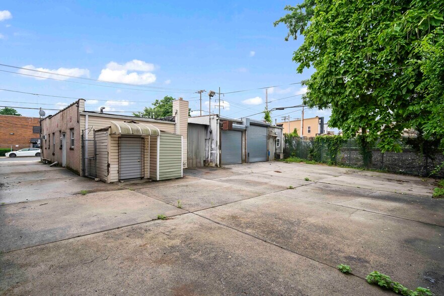 More Photos Of 507 Eagle Ave, West Hempstead Freestanding For Sale