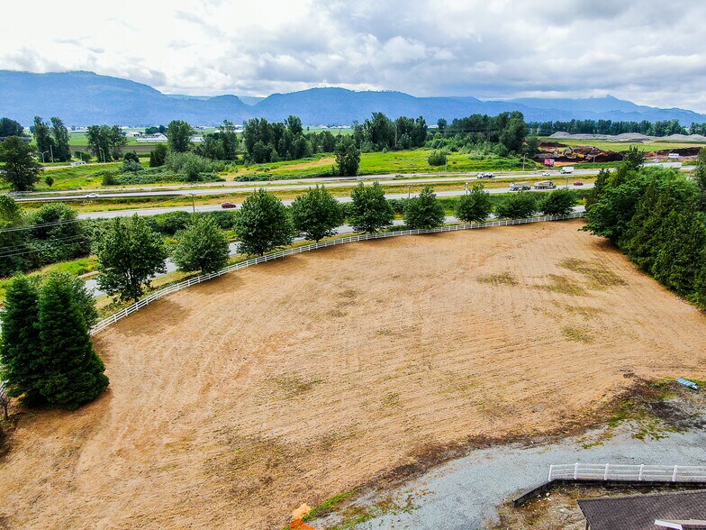 More Photos Of 3051 Eldridge Rd, Abbotsford Office For Sale