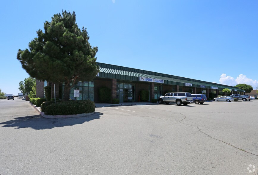 More Photos Of 42402-42442 10th St W, Lancaster Unknown For Lease