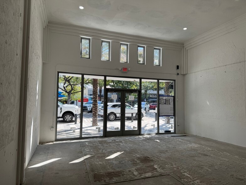 More Photos Of 1929 Hollywood Blvd, Hollywood Storefront For Lease