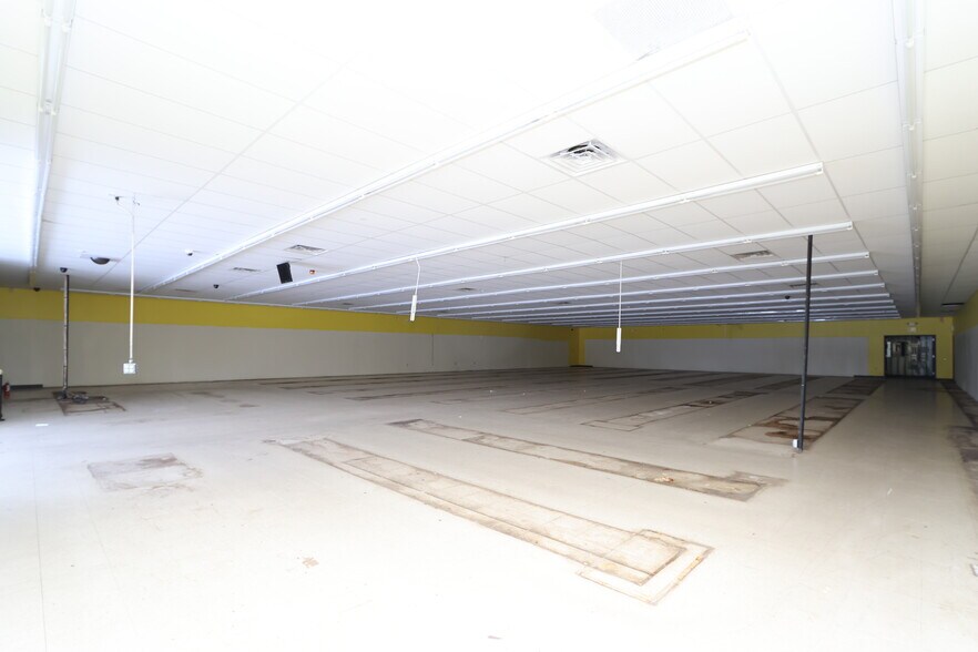 More Photos Of 215 Sandusky St, Plymouth General Retail For Lease