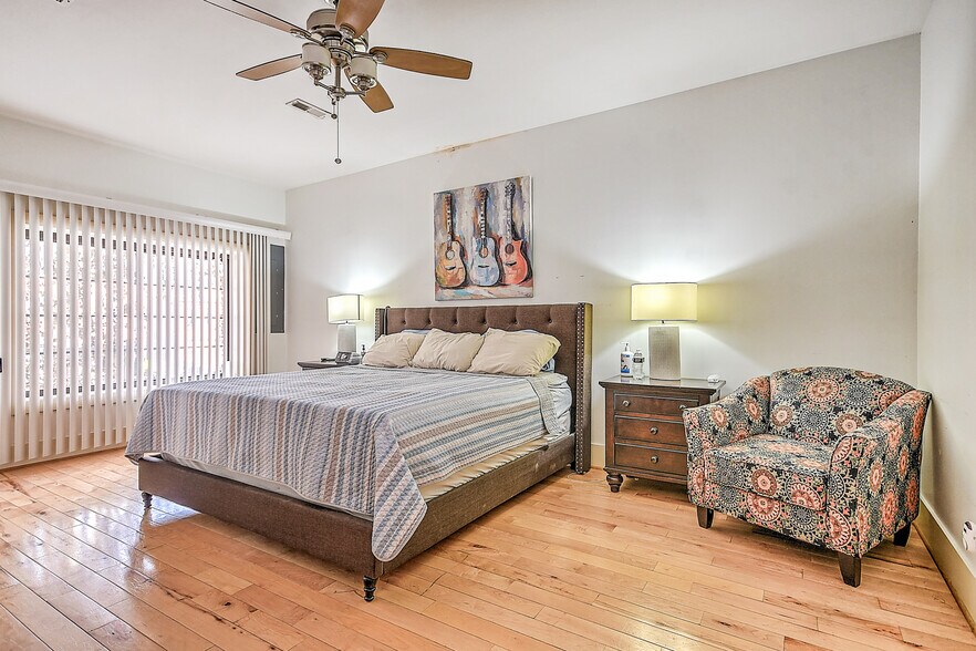 More Photos Of 529 State St, Bristol Storefront Retail Office For Sale