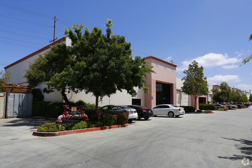 More Photos Of 18501 Collier Ave, Lake Elsinore Warehouse For Lease