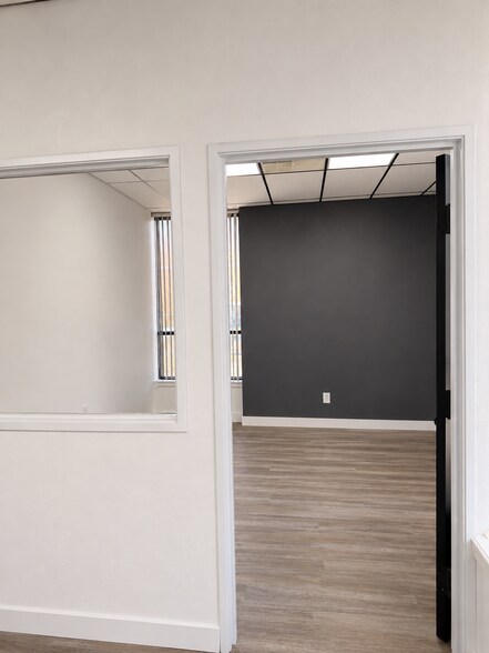 More Photos Of 2606 W Marshall Dr, Grand Prairie Warehouse For Lease