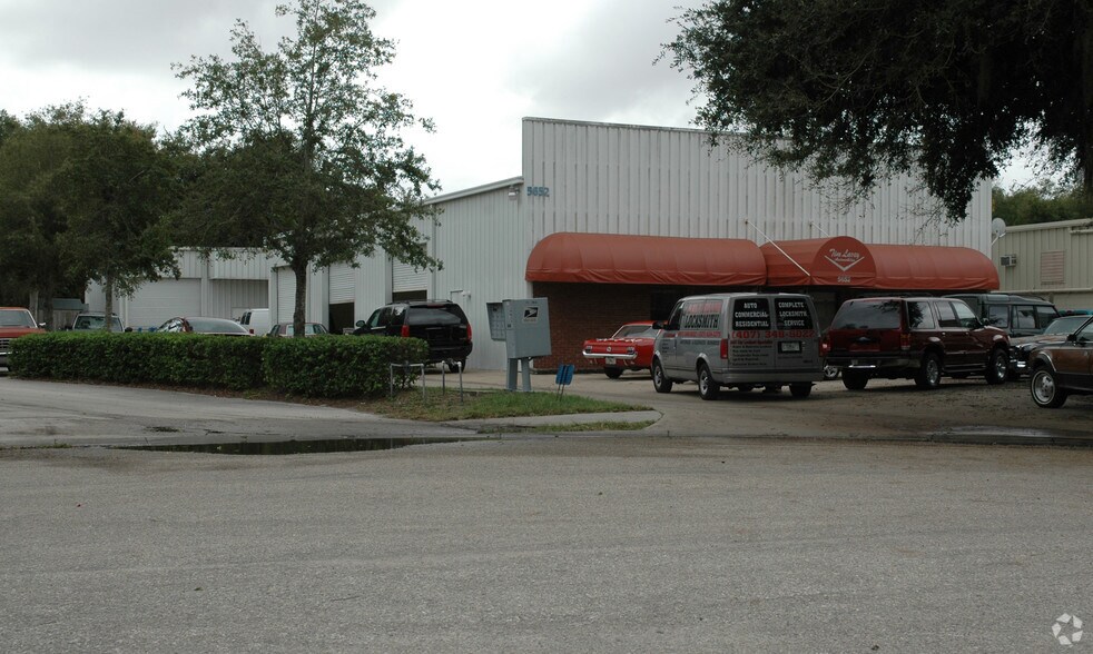 More Photos Of 5652 Commerce Dr, Orlando Warehouse For Lease