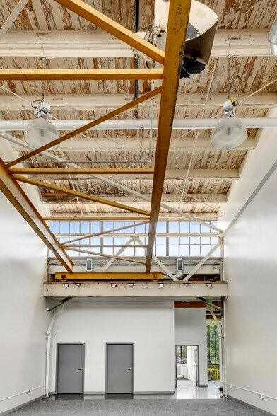 More Photos Of 1618-1620 Central Ave NE, Minneapolis Warehouse For Lease