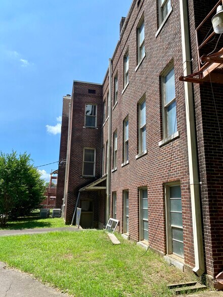 More Photos Of 212 N College Ave, Clarksville Religious Facility For Sale