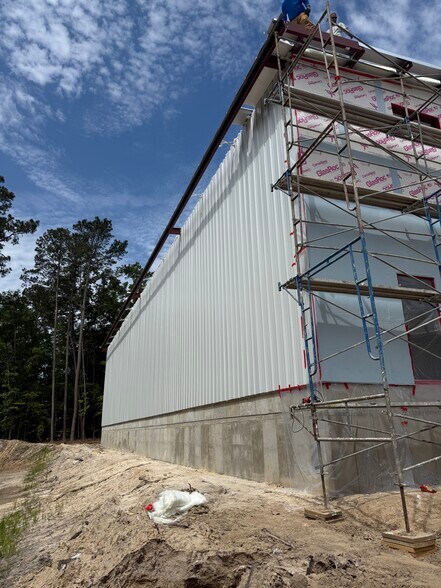 More Photos Of 9501 Palmetto Commerce Pky, Ladson Distribution For Lease