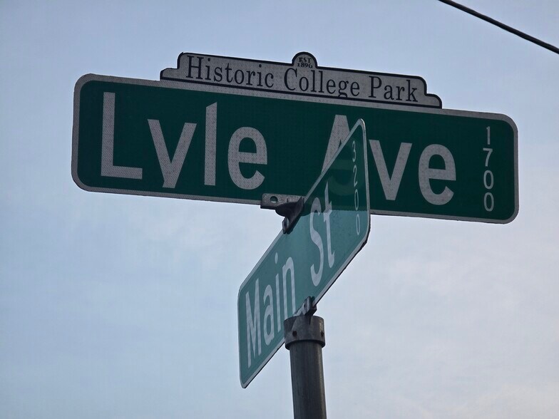 More Photos Of 3285 Main St, College Park Office Residential For Sale