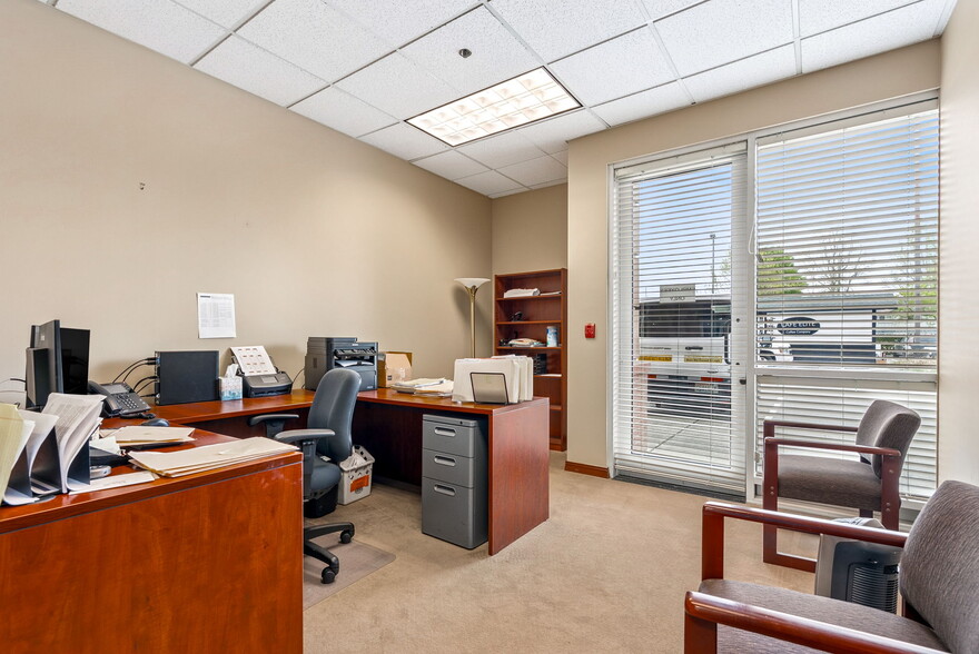 More Photos Of 3906 S 74th St, Tacoma Office For Lease