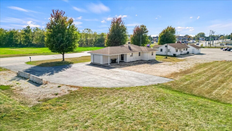 More Photos Of 124 E Oak Knoll Dr, Hampshire Office For Sale