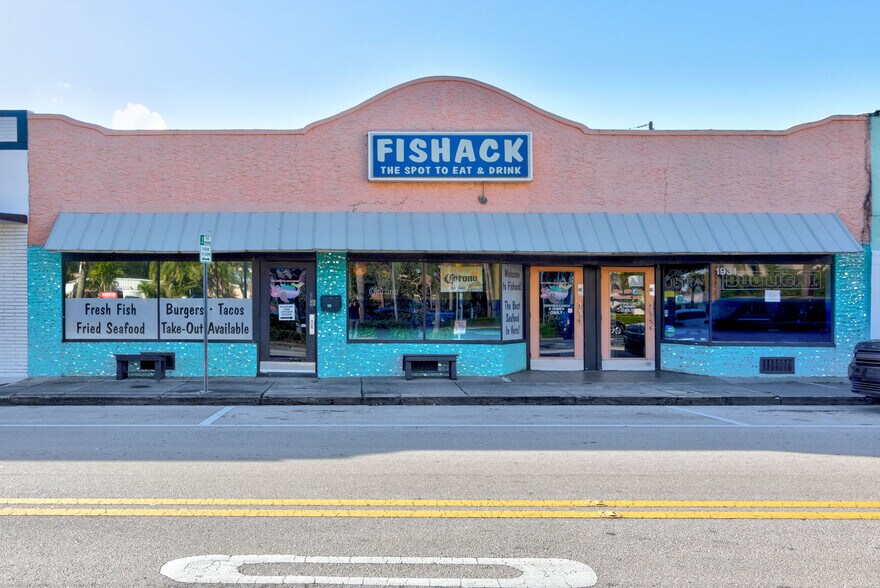 More Photos Of 1931 Old Dixie Hwy, Vero Beach General Retail For Sale