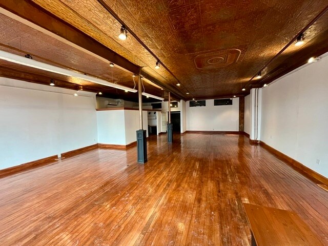 More Photos Of 937-941 7th St W, Saint Paul Storefront Retail Residential For Sale